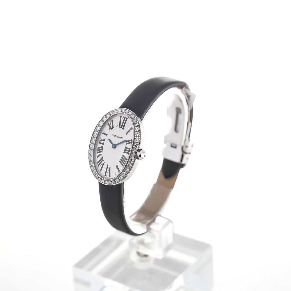 The silvery dials copy watches are decorated with diamonds.